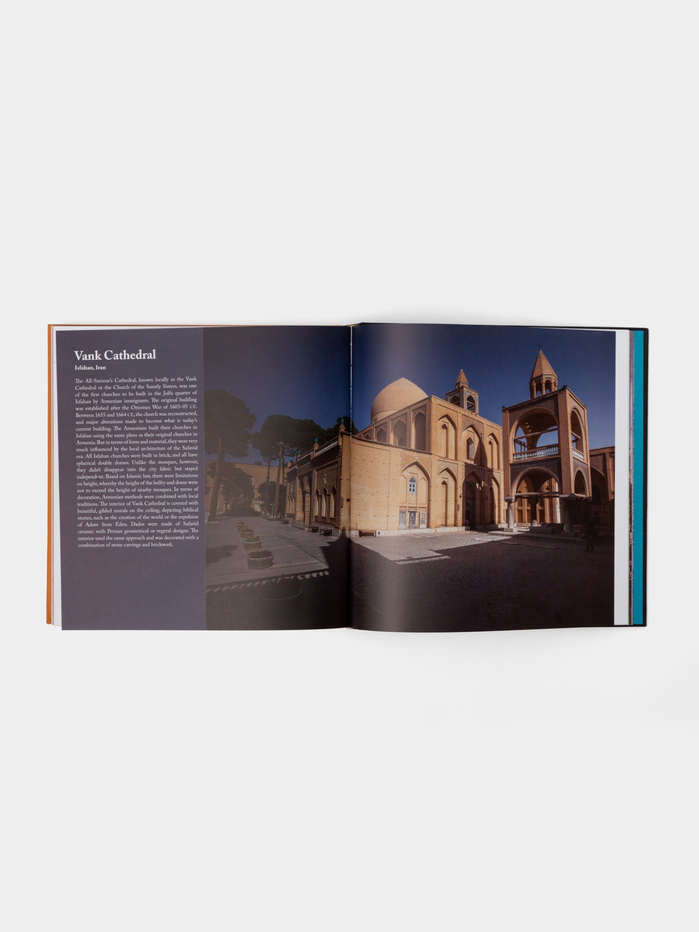 کتاب Iranian Architecture: A Visual History