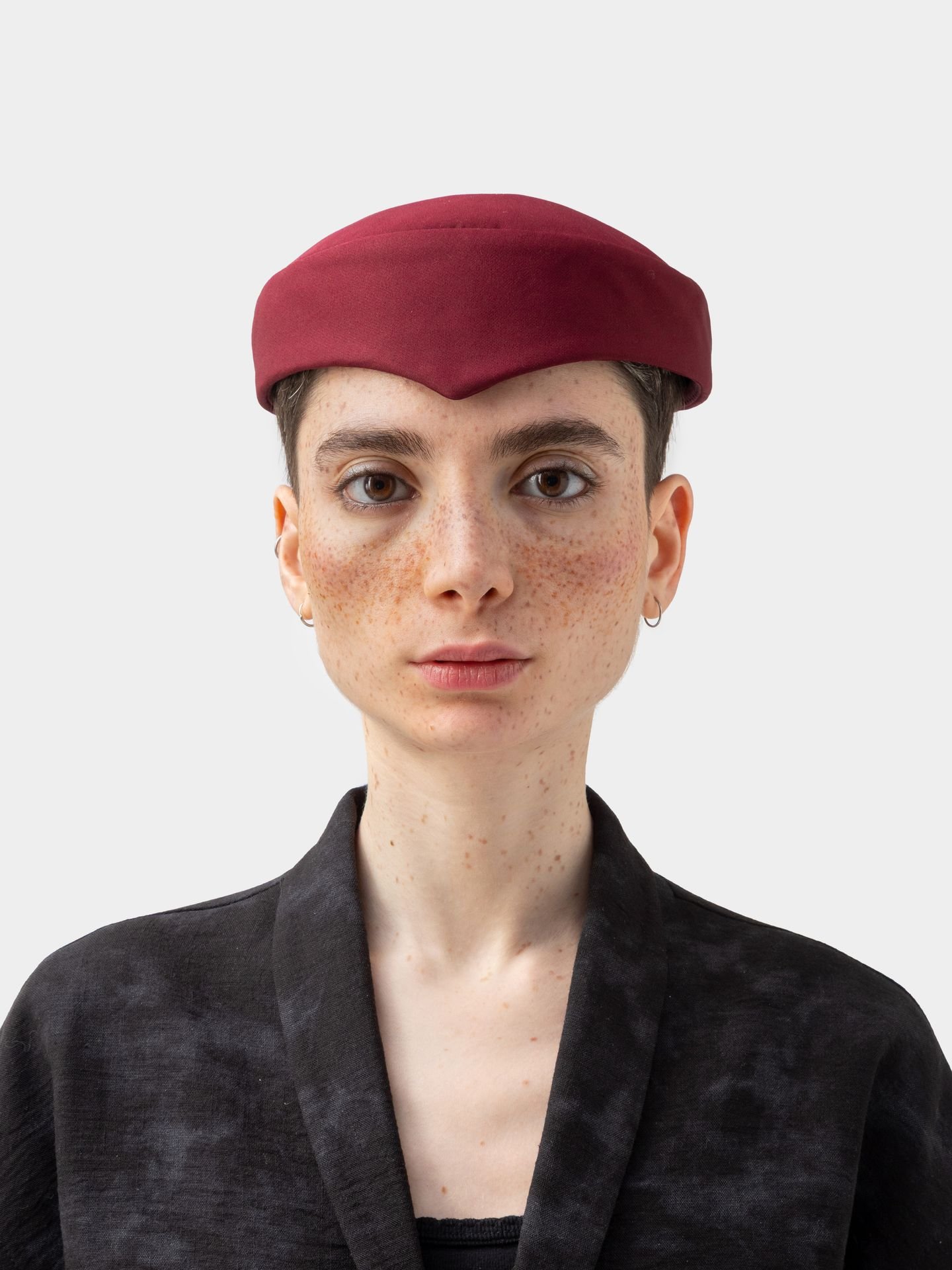 کلاه زرشکی خاتون