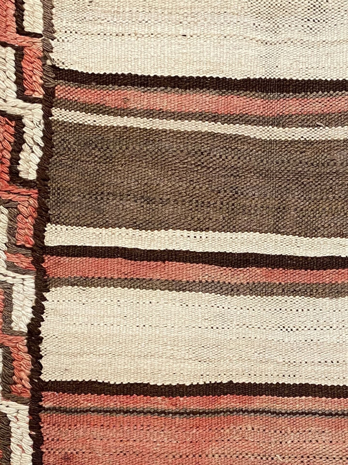 گلیم الوان آنتیک طرح شش